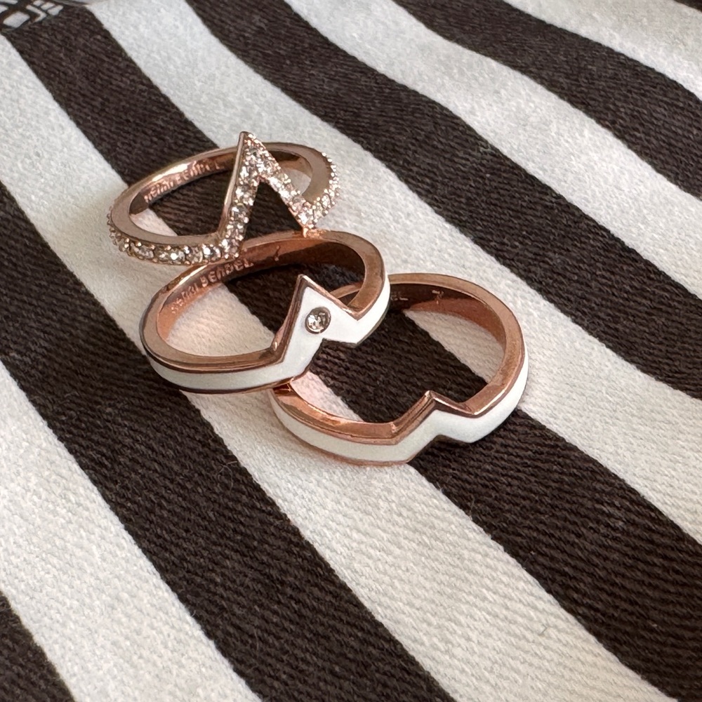 Henri Bendel Crystal Ring With Stackable 3 Rings.… - image 5